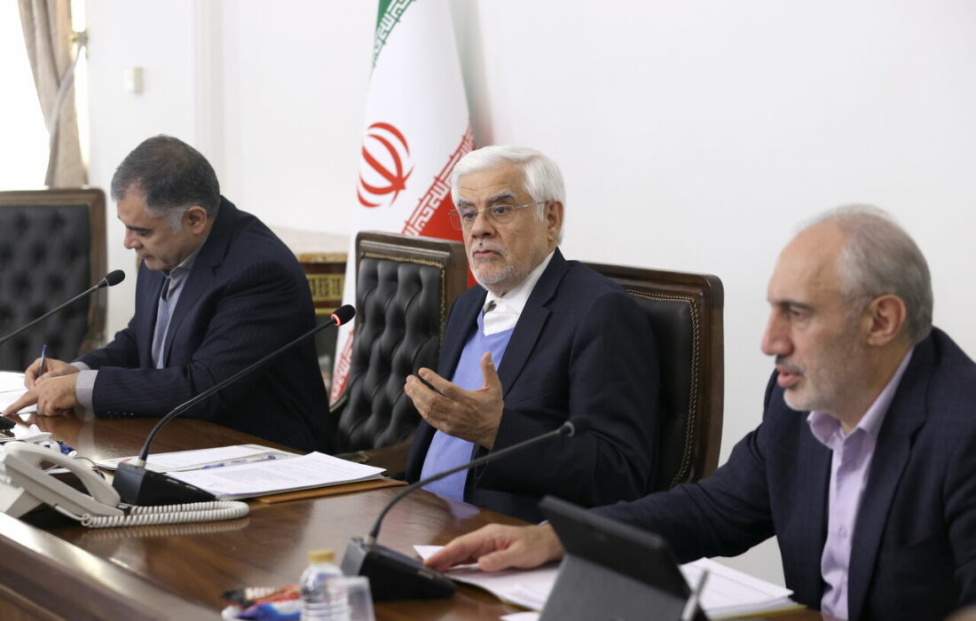 عارف: بهره‌گیری از توان دانش‌بنیان‌ها راهبرد دولت است/ تصویب طرح توسعه۳ میدان مشترک نفتی
