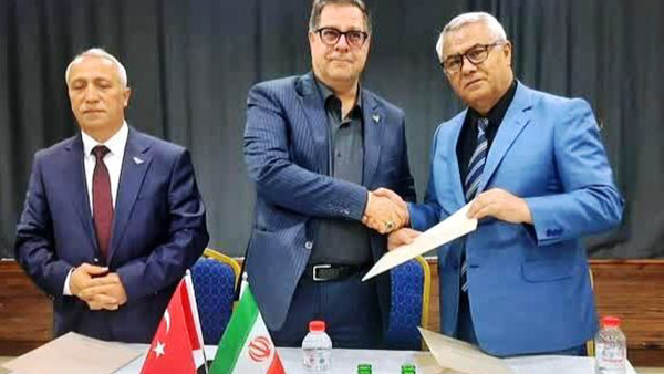 امضای تفاهم‌نامه همکاری برای بهبود زیرساخت‌های حمل‌ و نقل ریلی ایران و ترکیه