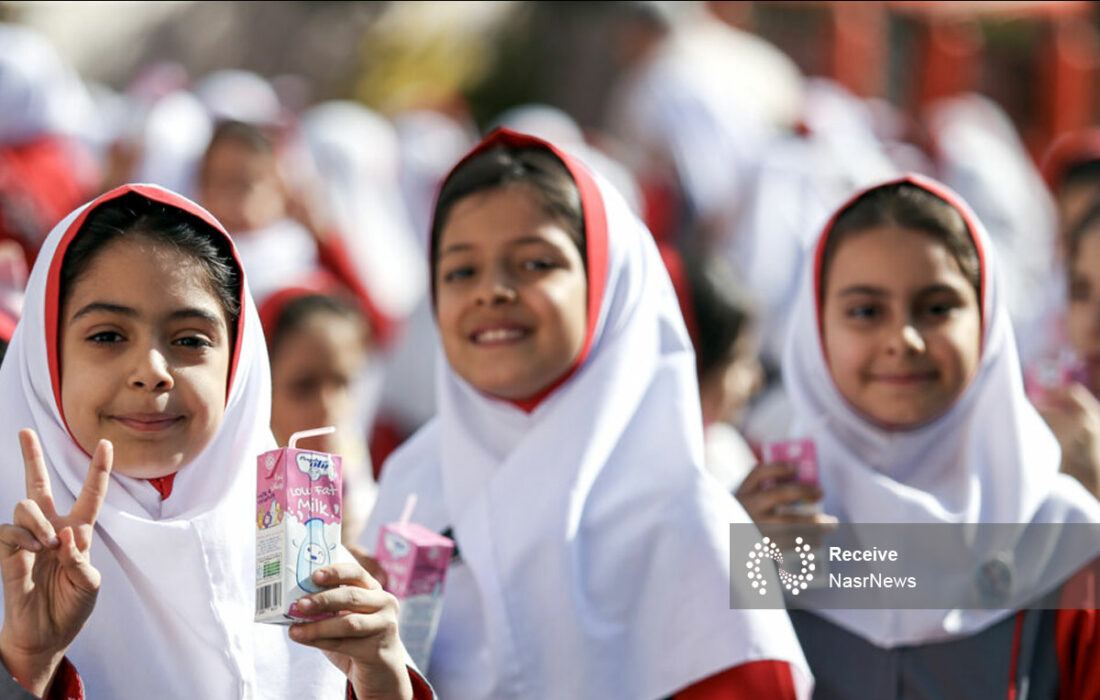 سال تحصیلی جدید ۷۵ وعده شیر رایگان در مدارس ابتدایی توزیع می‌شود