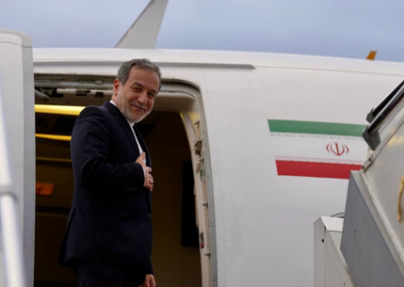 عراقچی راهی جده شد